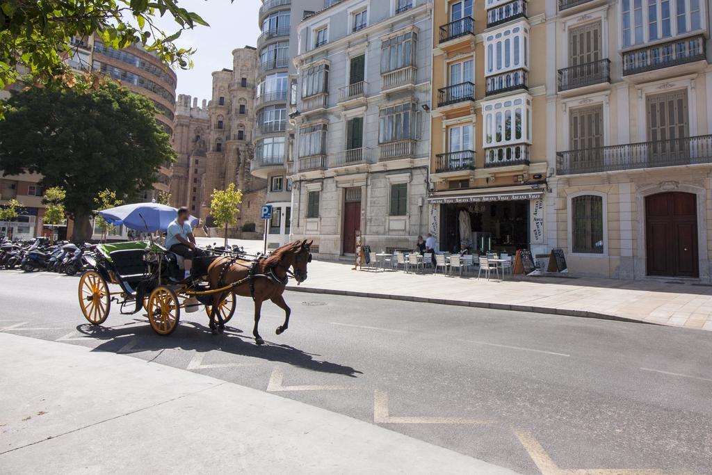 Cortina Apartments ! Malaga Bagian luar foto