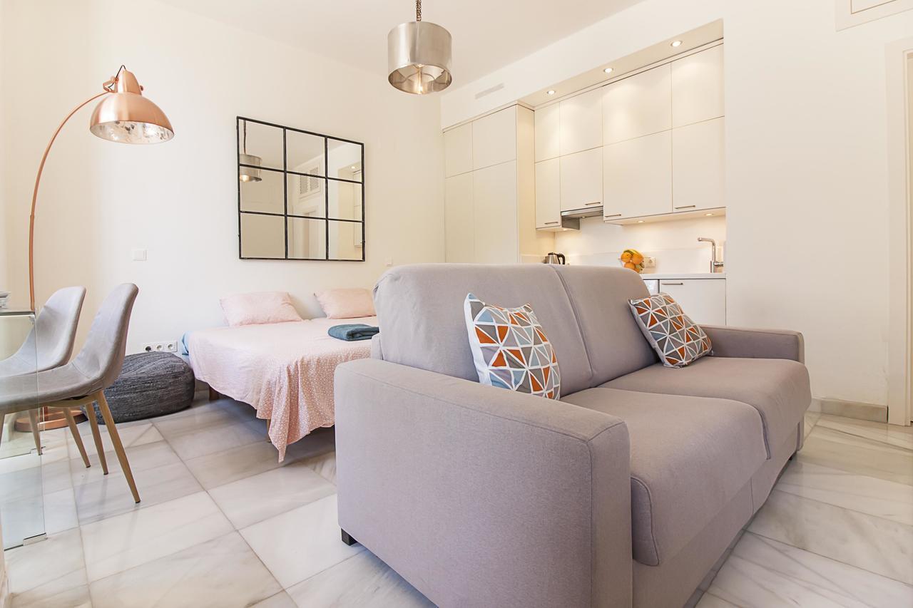 Cortina Apartments ! Malaga Bagian luar foto