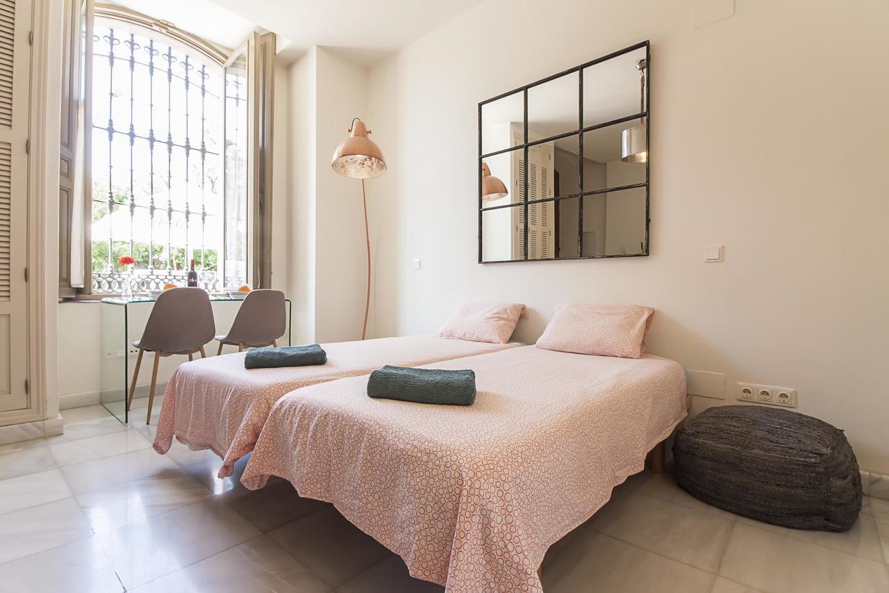 Cortina Apartments ! Malaga Bagian luar foto